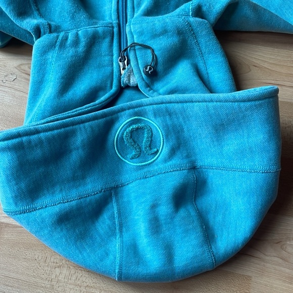 Lululemon scuba hoodie size 2 - Picture 3 of 5